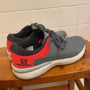 Mens 9.5 Salomon trail/running shoes